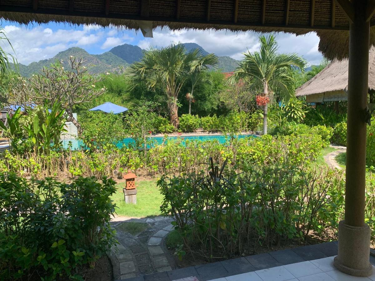 Sunia Loka Bungalows & Dive Center เปมูเตรัน ภายนอก รูปภาพ