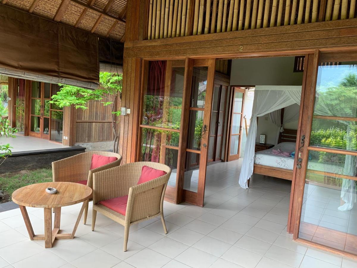 Sunia Loka Bungalows & Dive Center เปมูเตรัน ภายนอก รูปภาพ