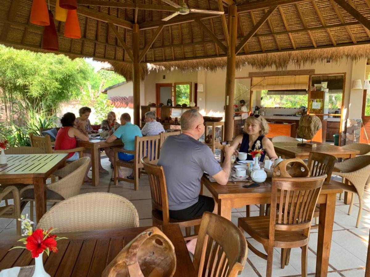Sunia Loka Bungalows & Dive Center เปมูเตรัน ภายนอก รูปภาพ