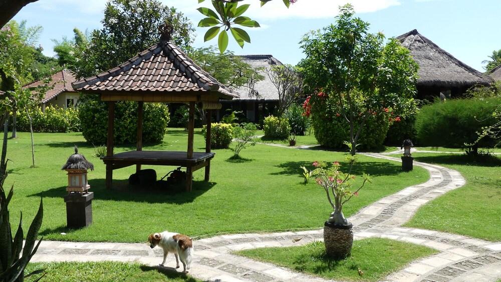 Sunia Loka Bungalows & Dive Center เปมูเตรัน ภายนอก รูปภาพ
