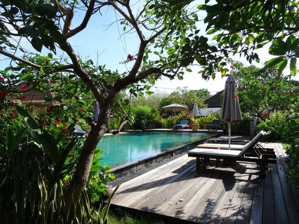 Sunia Loka Bungalows & Dive Center เปมูเตรัน ภายนอก รูปภาพ