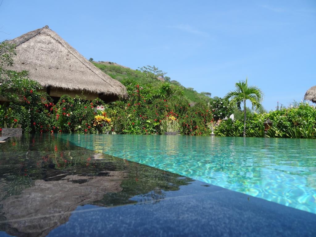 Sunia Loka Bungalows & Dive Center เปมูเตรัน ภายนอก รูปภาพ