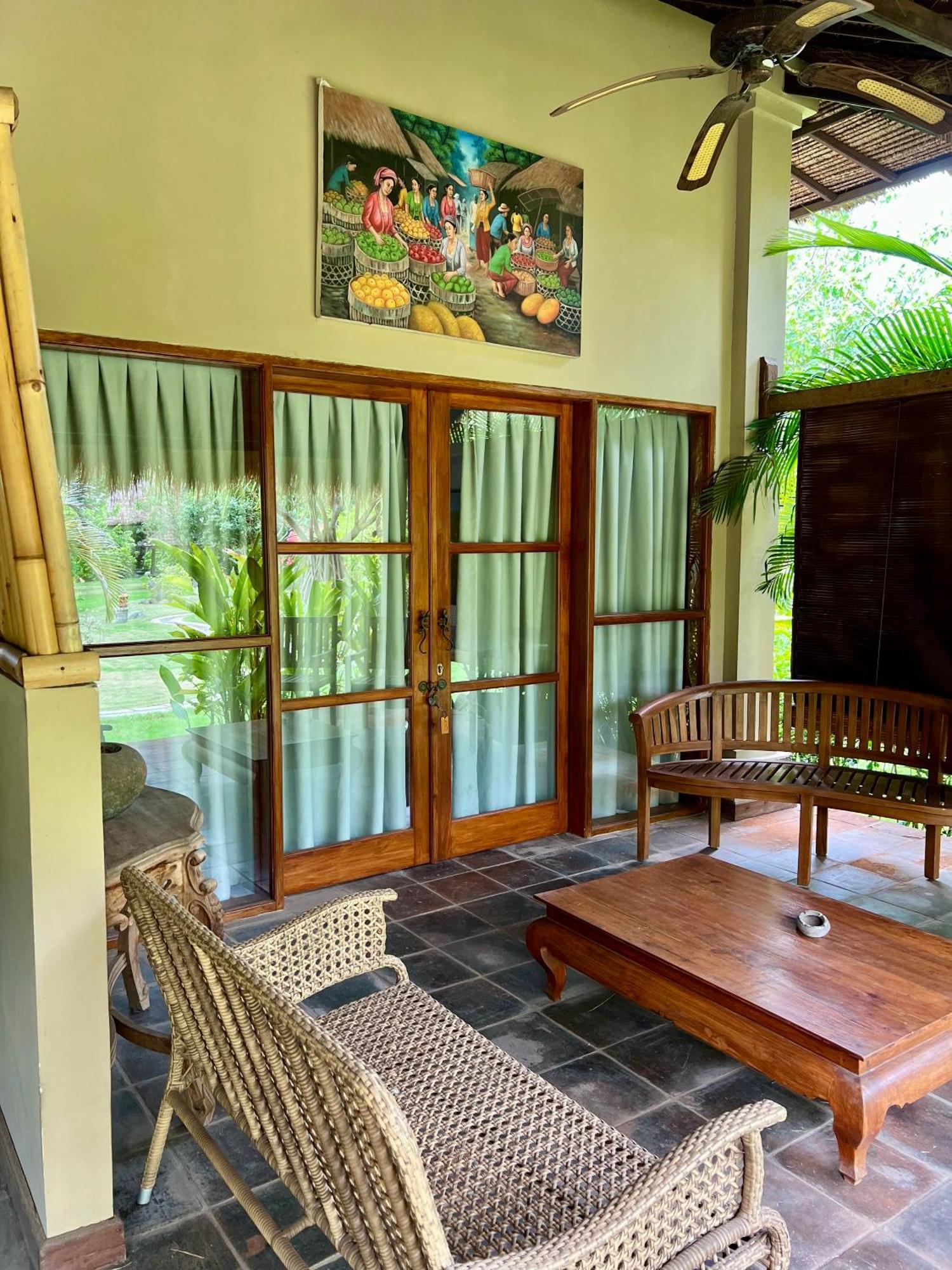 Sunia Loka Bungalows & Dive Center เปมูเตรัน ภายนอก รูปภาพ