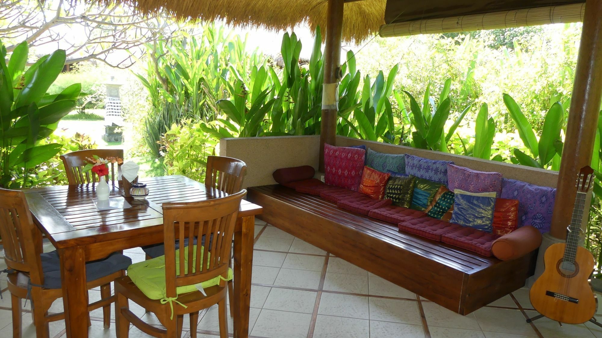 Sunia Loka Bungalows & Dive Center เปมูเตรัน ภายนอก รูปภาพ